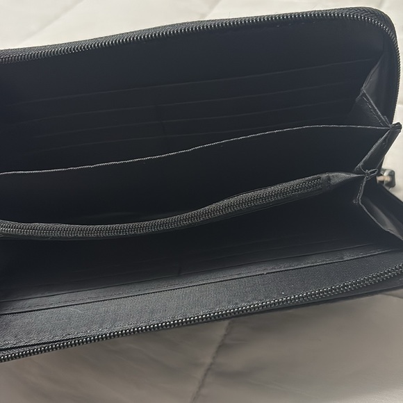 Joe's Jeans Black Women's Clutch Wallet NWT - Picture 3 of 6